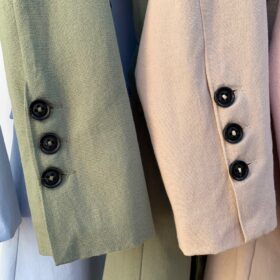 کت آُستردار مونایی