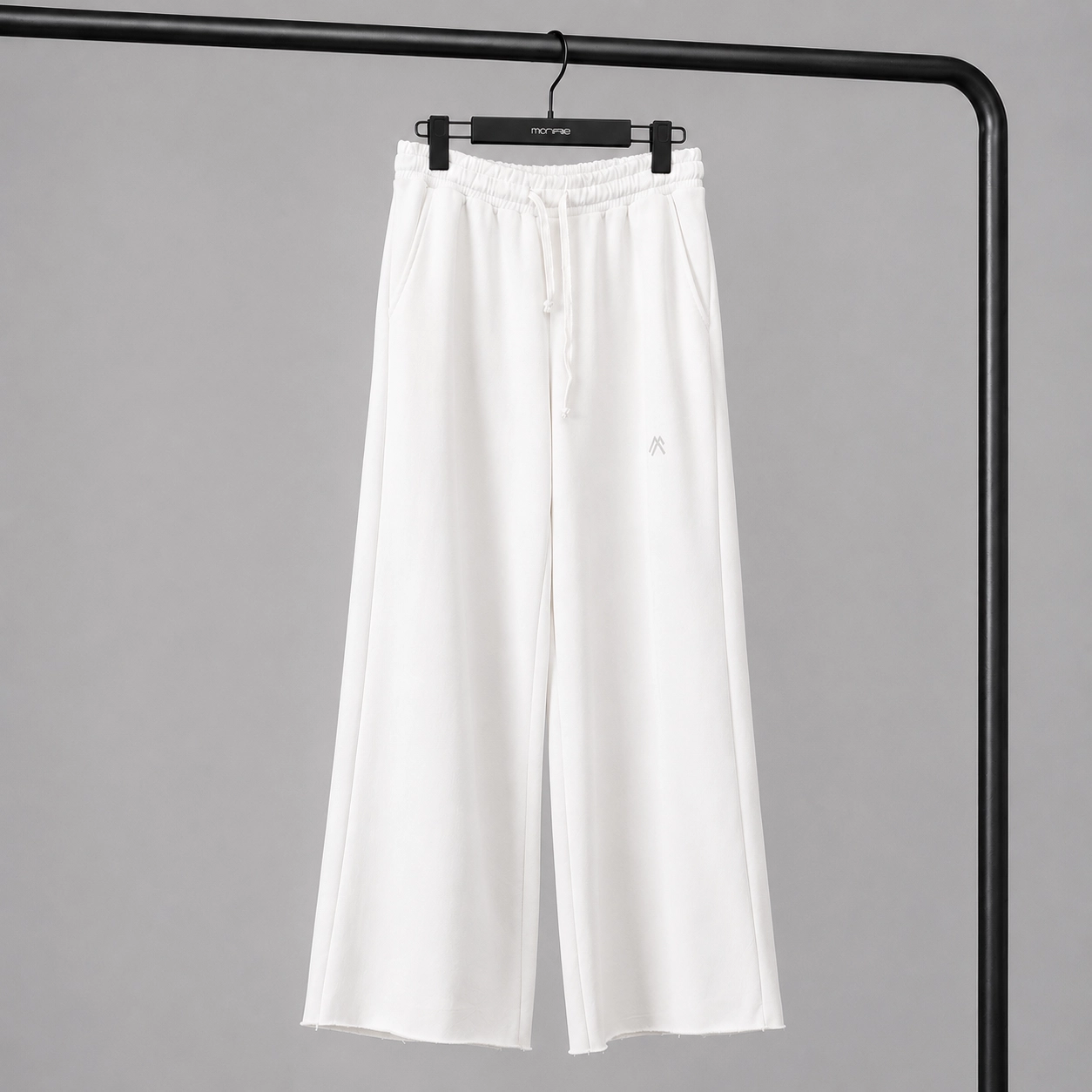 monaei-loose-fit-sweatpants