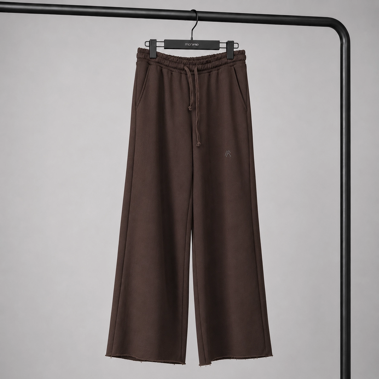 monaei-loose-fit-sweatpants